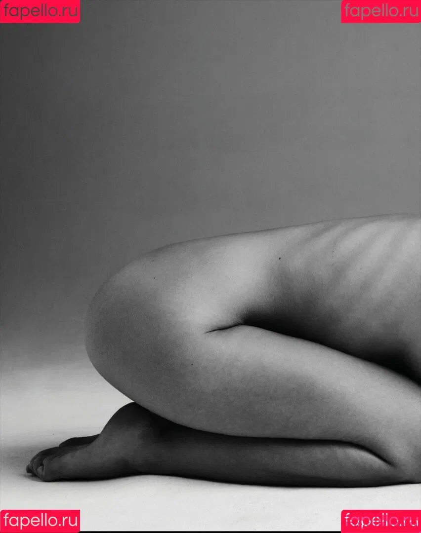 Emily Ratajkowski / emrata Onlyfans Photo Gallery 