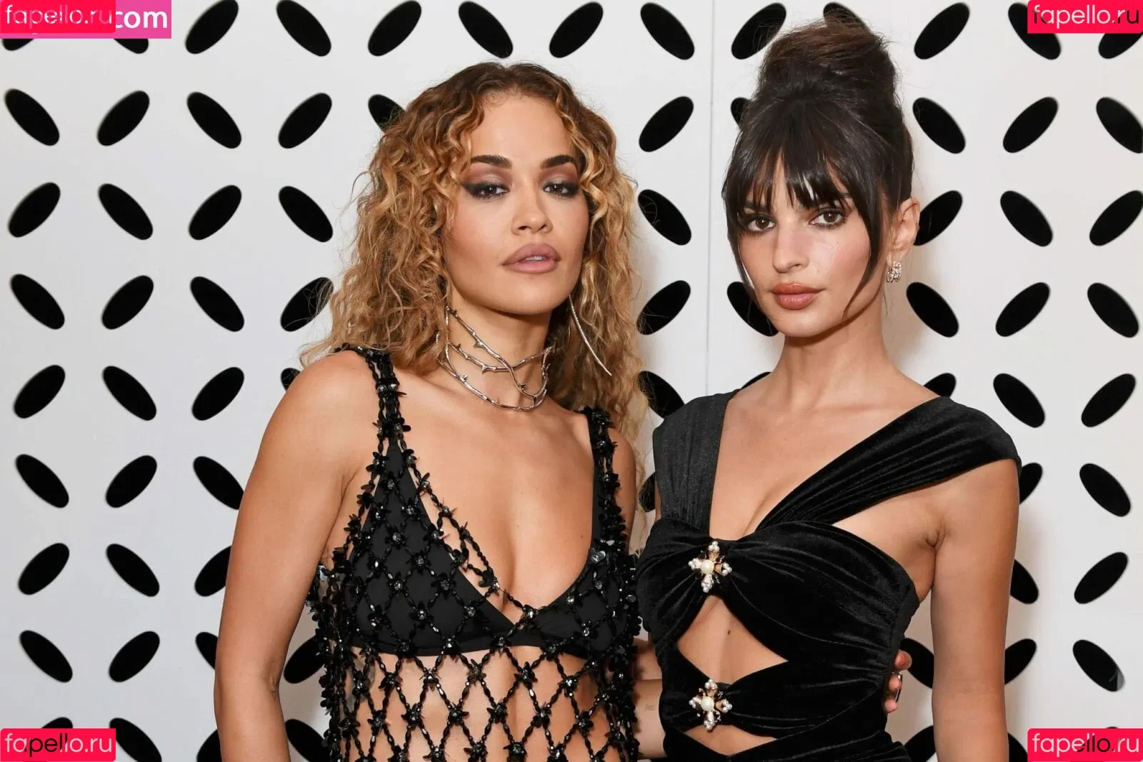 Emily Ratajkowski / emrata Onlyfans Photo Gallery 