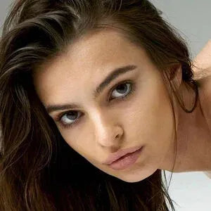 Emily Ratajkowski / emrata Onlyfans Photo Gallery 