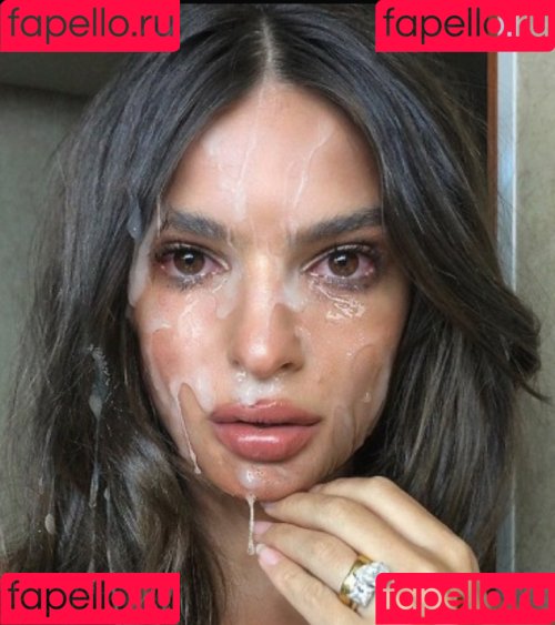 Emily Ratajkowski Nude Onlyfans Photo 38