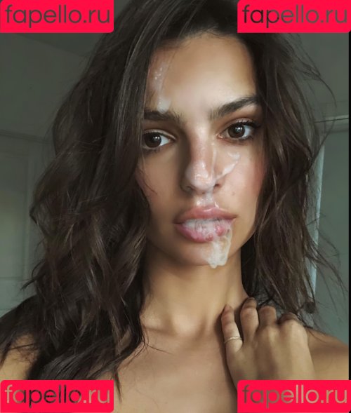 Emily Ratajkowski Nude Onlyfans Photo 35
