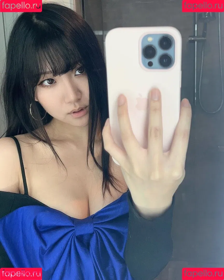 AriaSaki / annoyingaria Onlyfans Photo Gallery 