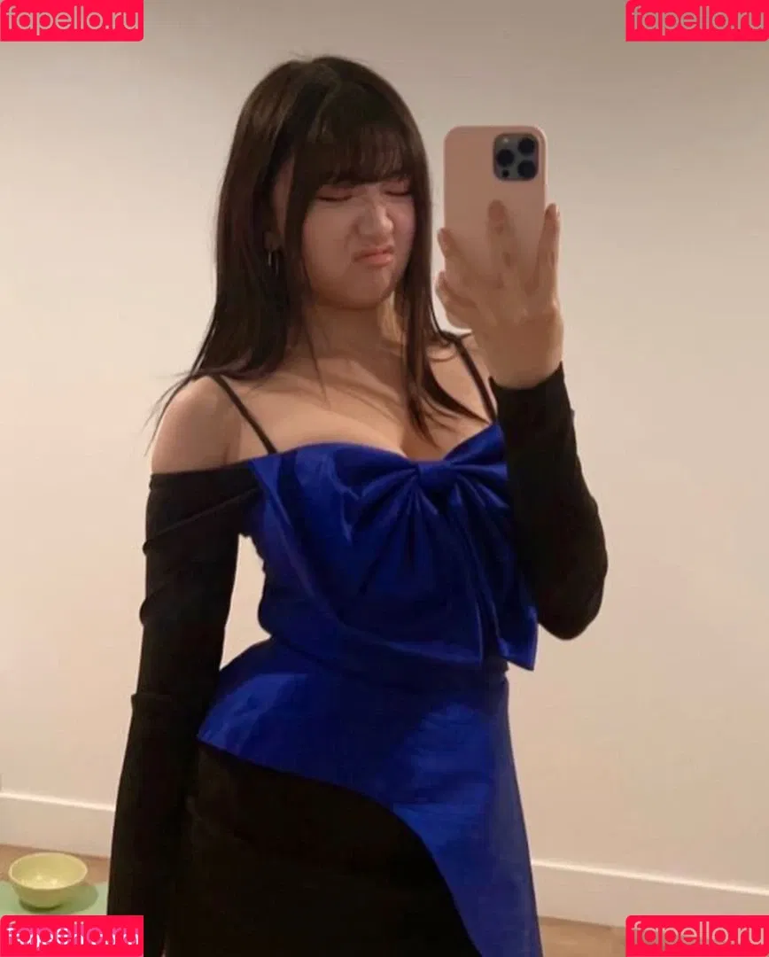 AriaSaki / annoyingaria Onlyfans Photo Gallery 