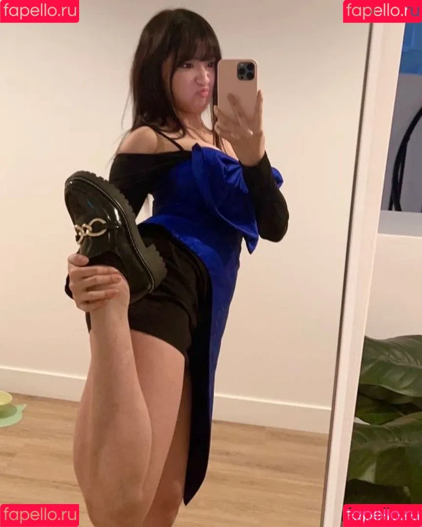 AriaSaki / annoyingaria Onlyfans Photo Gallery 