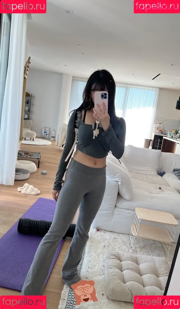 AriaSaki / annoyingaria Onlyfans Photo Gallery 