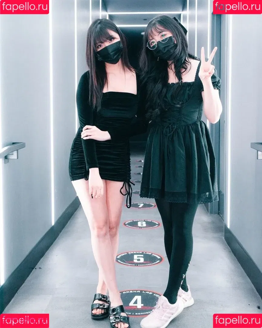AriaSaki / annoyingaria Onlyfans Photo Gallery 