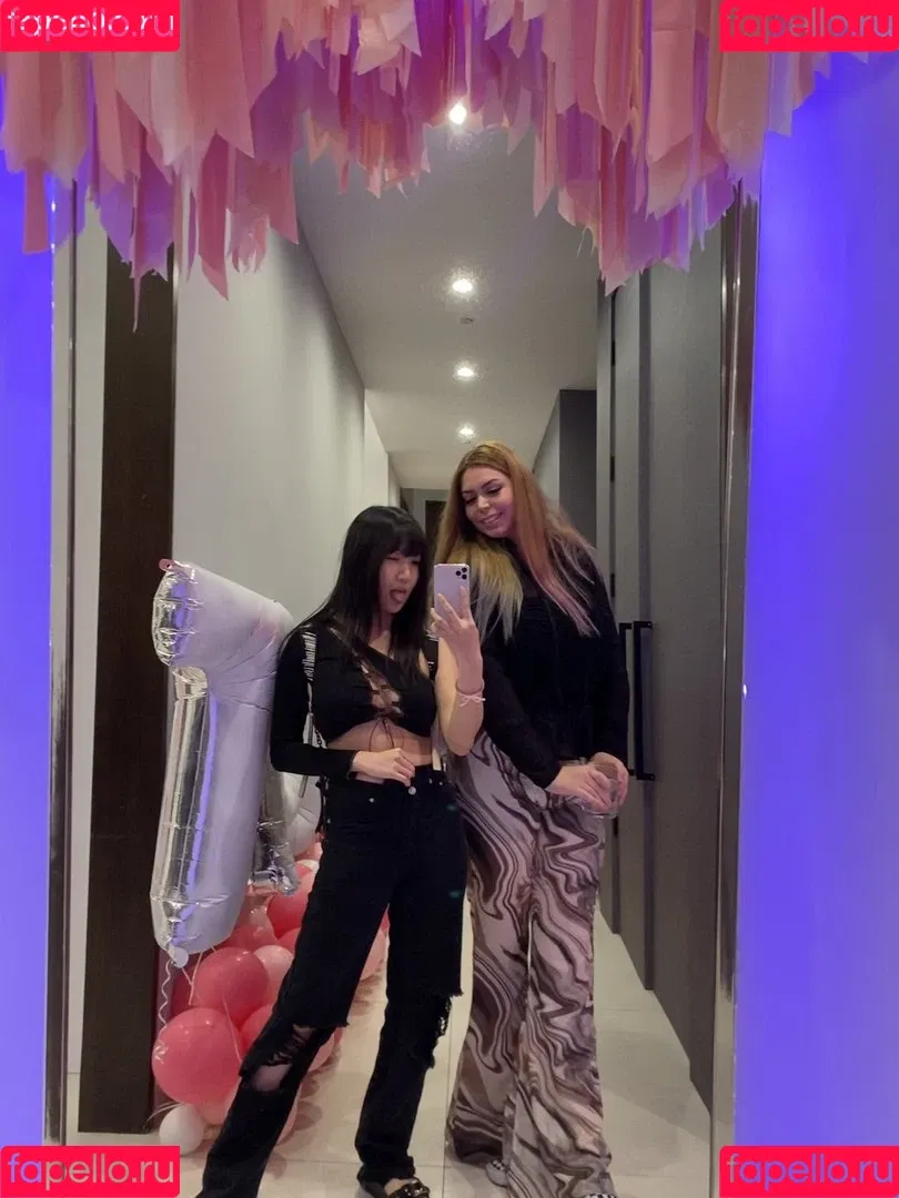 AriaSaki / annoyingaria Onlyfans Photo Gallery 