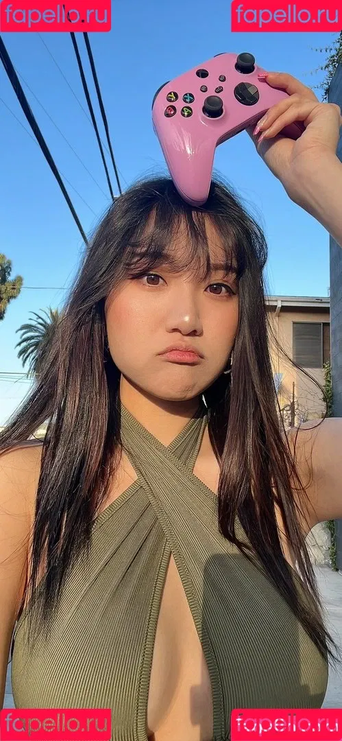 AriaSaki / annoyingaria Onlyfans Photo Gallery 