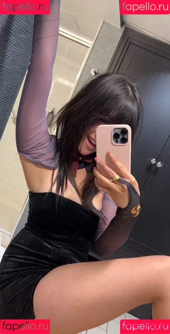 AriaSaki / annoyingaria Onlyfans Photo Gallery 