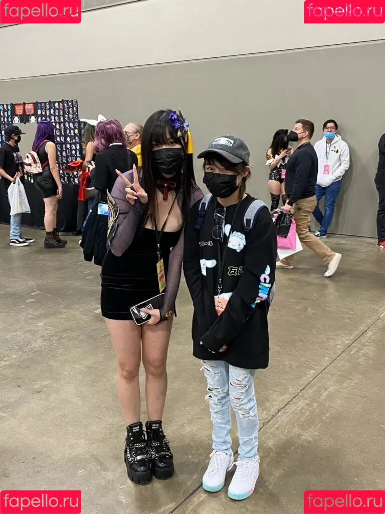 AriaSaki / annoyingaria Onlyfans Photo Gallery 