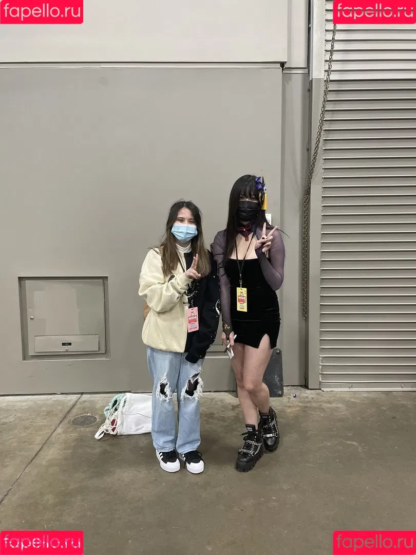 AriaSaki / annoyingaria Onlyfans Photo Gallery 