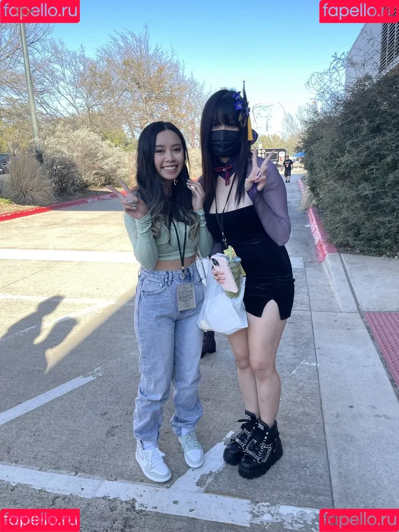 AriaSaki / annoyingaria Onlyfans Photo Gallery 