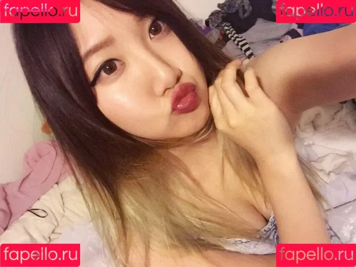 AriaSaki / annoyingaria Onlyfans Photo Gallery 