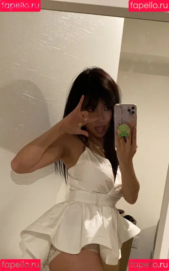 AriaSaki / annoyingaria Onlyfans Photo Gallery 