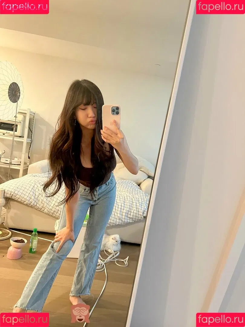 AriaSaki / annoyingaria Onlyfans Photo Gallery 