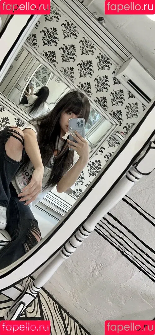 AriaSaki / annoyingaria Onlyfans Photo Gallery 