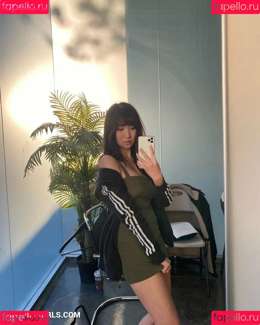 AriaSaki / annoyingaria Onlyfans Photo Gallery 