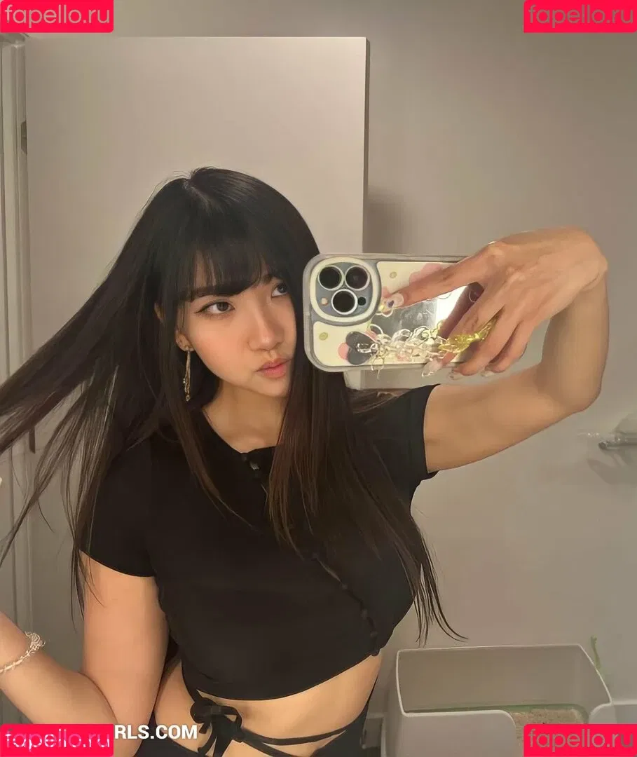 AriaSaki / annoyingaria Onlyfans Photo Gallery 