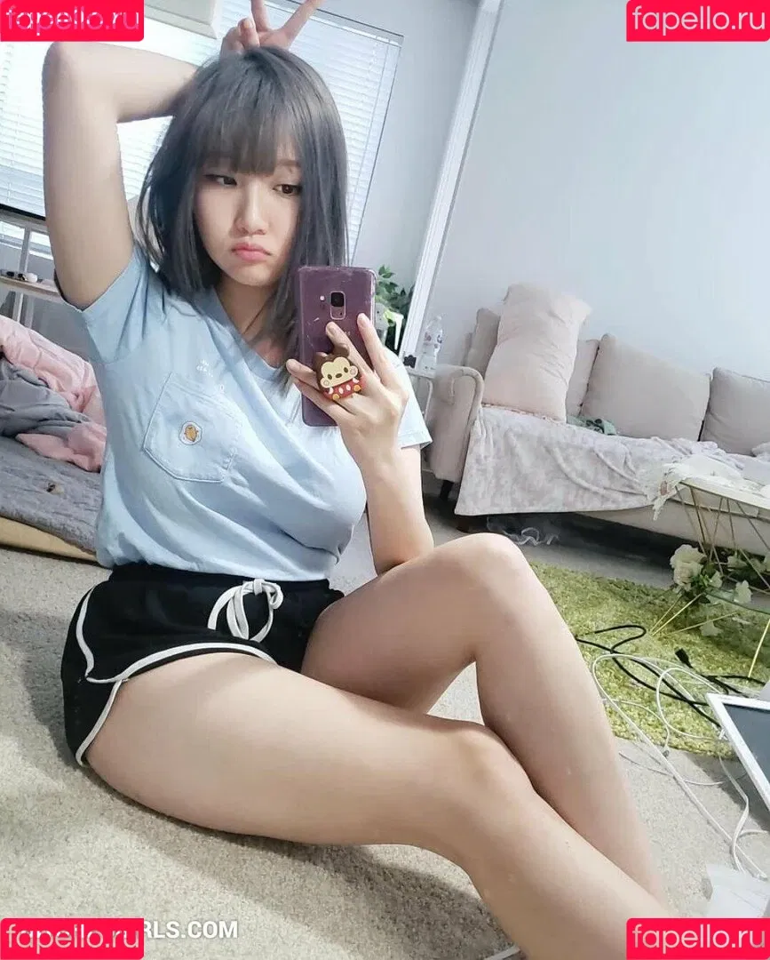AriaSaki / annoyingaria Onlyfans Photo Gallery 