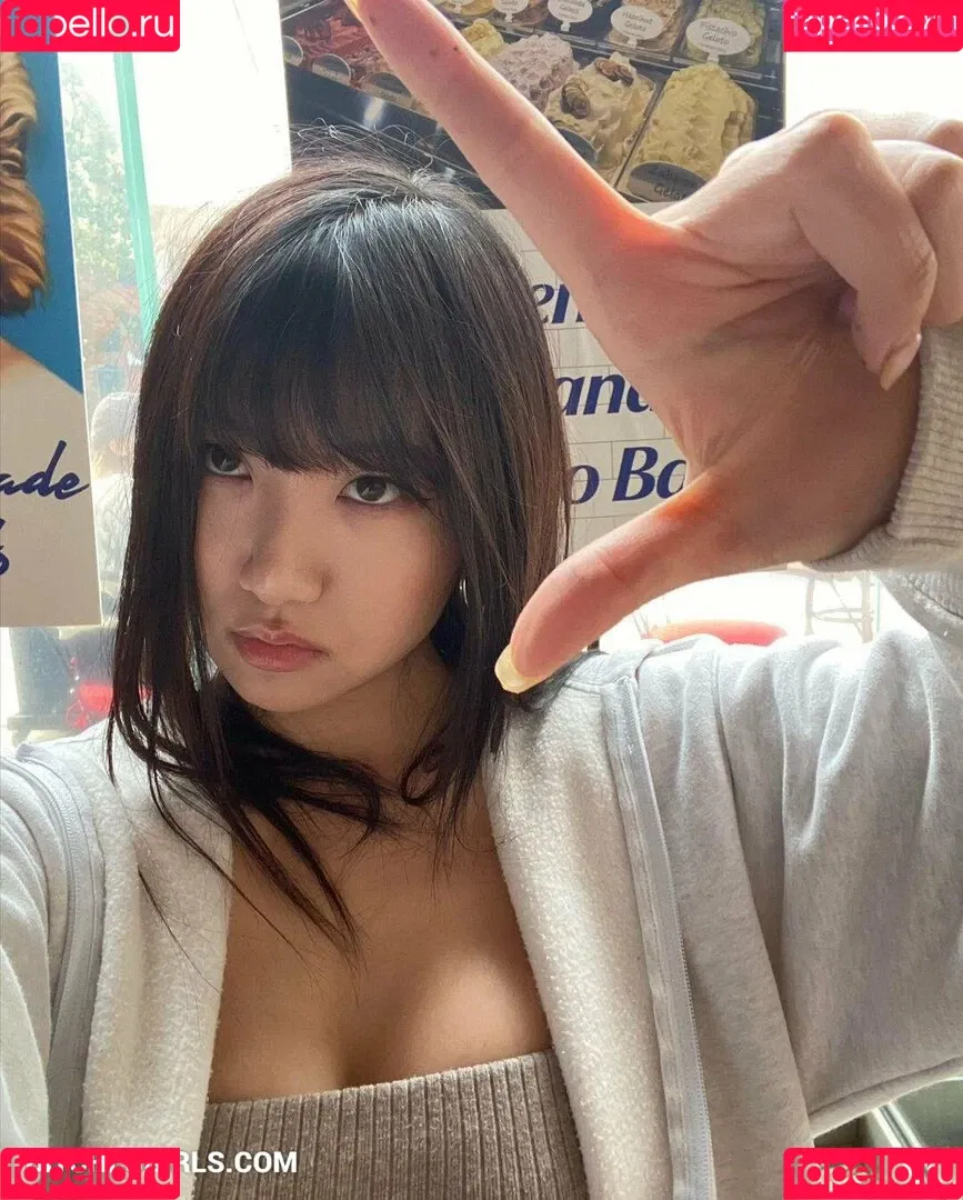 AriaSaki / annoyingaria Onlyfans Photo Gallery 