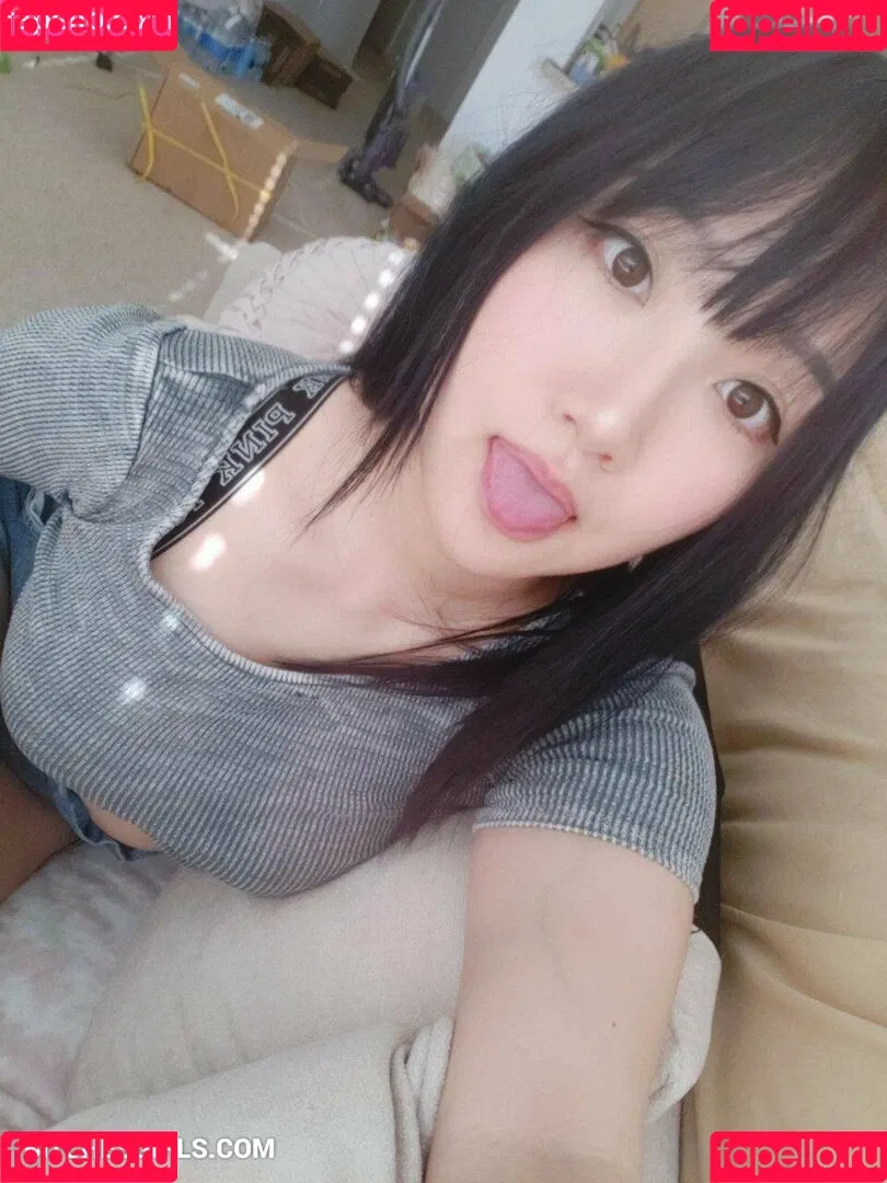 AriaSaki / annoyingaria Onlyfans Photo Gallery 