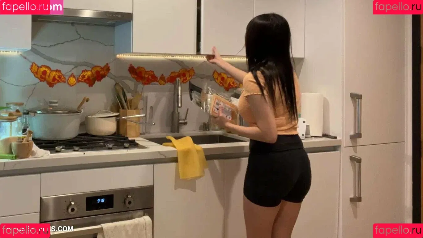 AriaSaki / annoyingaria Onlyfans Photo Gallery 