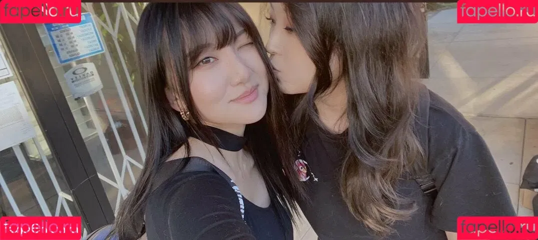 AriaSaki / annoyingaria Onlyfans Photo Gallery 