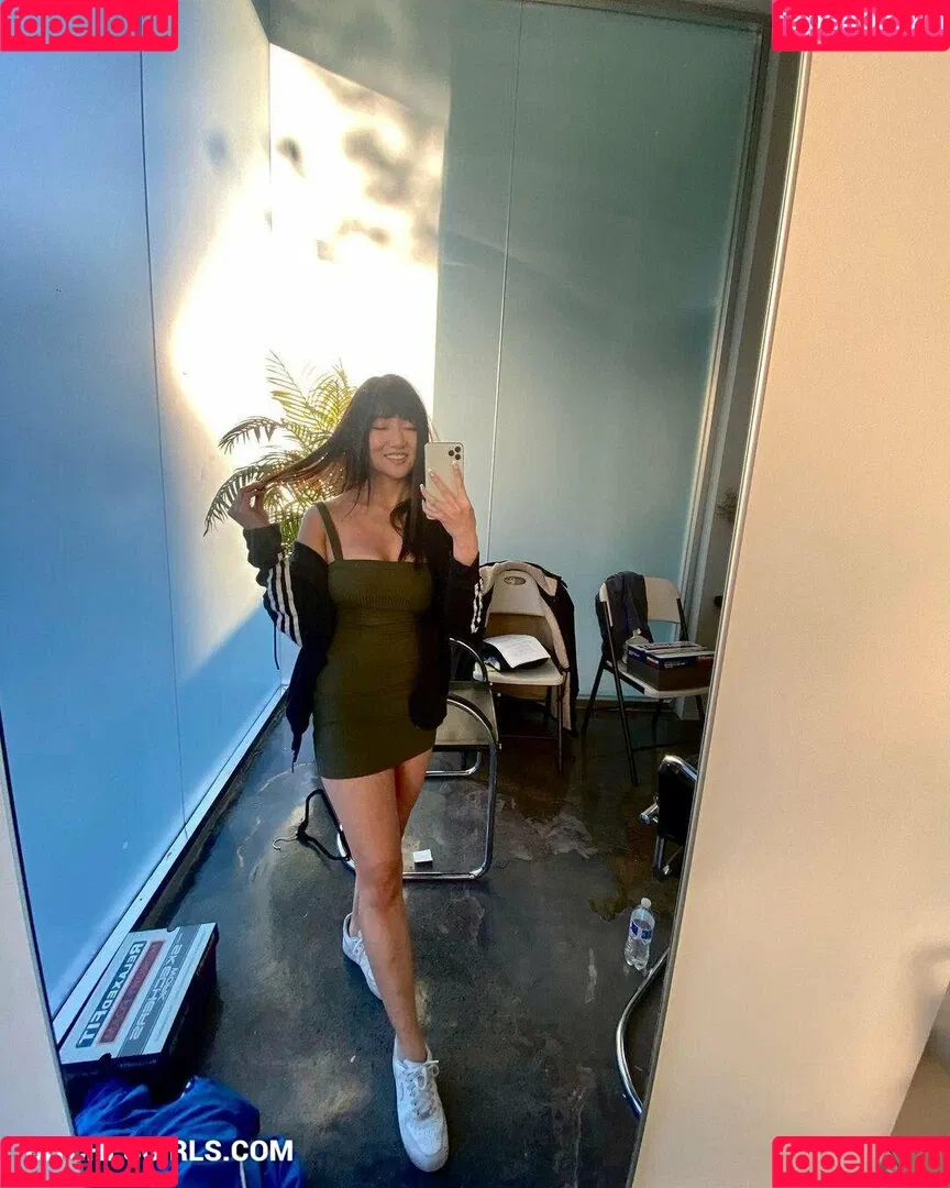 AriaSaki / annoyingaria Onlyfans Photo Gallery 