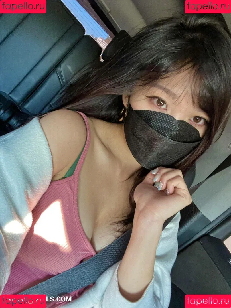 AriaSaki / annoyingaria Onlyfans Photo Gallery 