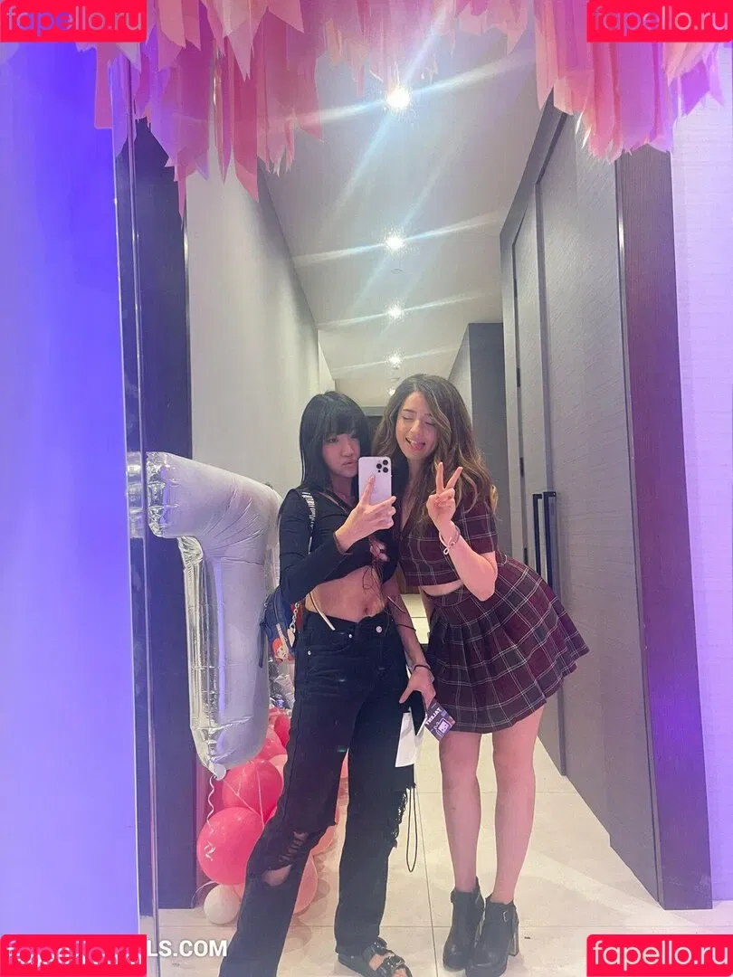 AriaSaki / annoyingaria Onlyfans Photo Gallery 