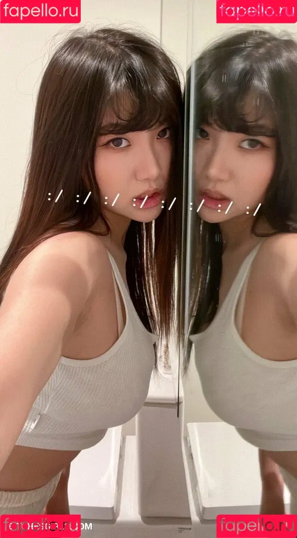 AriaSaki / annoyingaria Onlyfans Photo Gallery 