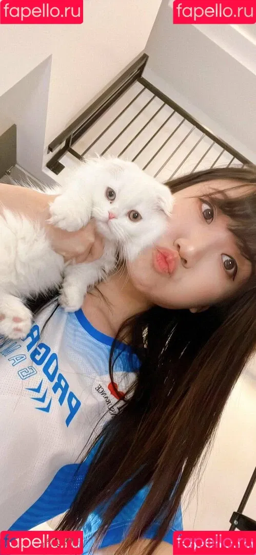 AriaSaki / annoyingaria Onlyfans Photo Gallery 