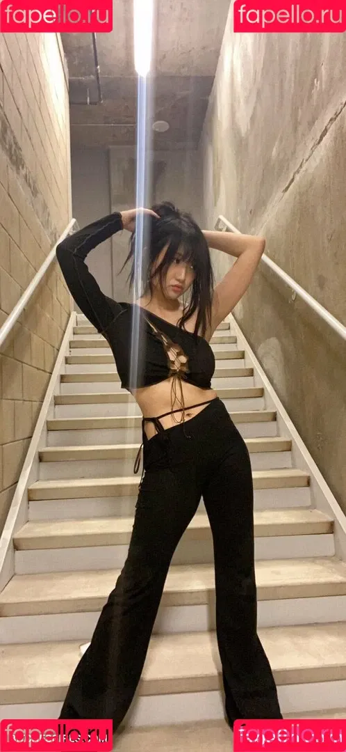 AriaSaki / annoyingaria Onlyfans Photo Gallery 