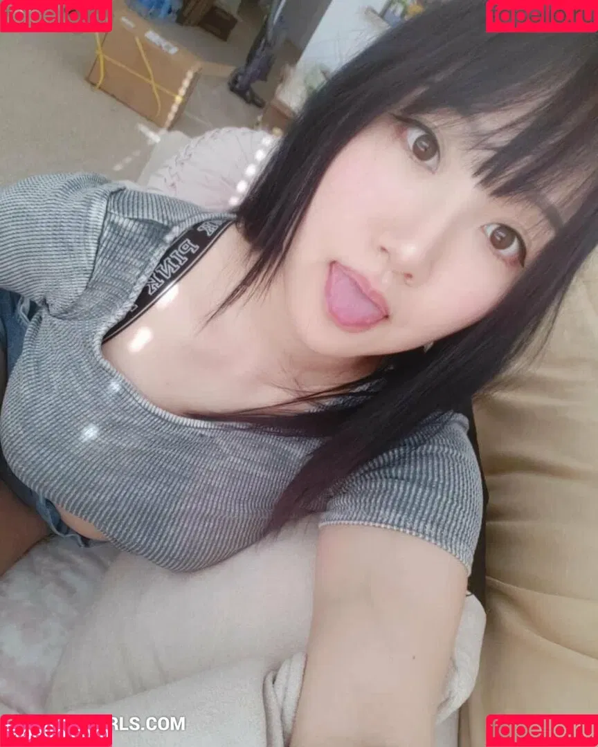 AriaSaki / annoyingaria Onlyfans Photo Gallery 