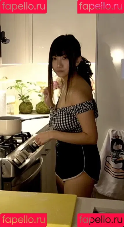 AriaSaki / annoyingaria Onlyfans Photo Gallery 