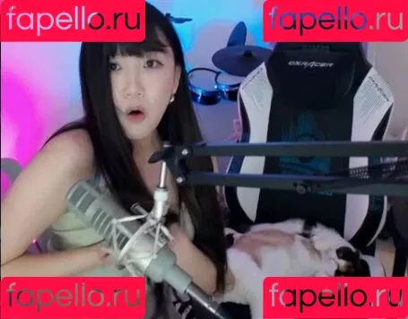 AriaSaki / annoyingaria Onlyfans Photo Gallery 