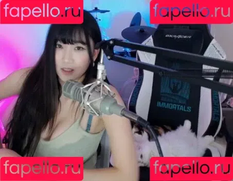 AriaSaki / annoyingaria Onlyfans Photo Gallery 