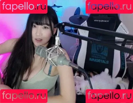 AriaSaki / annoyingaria Onlyfans Photo Gallery 