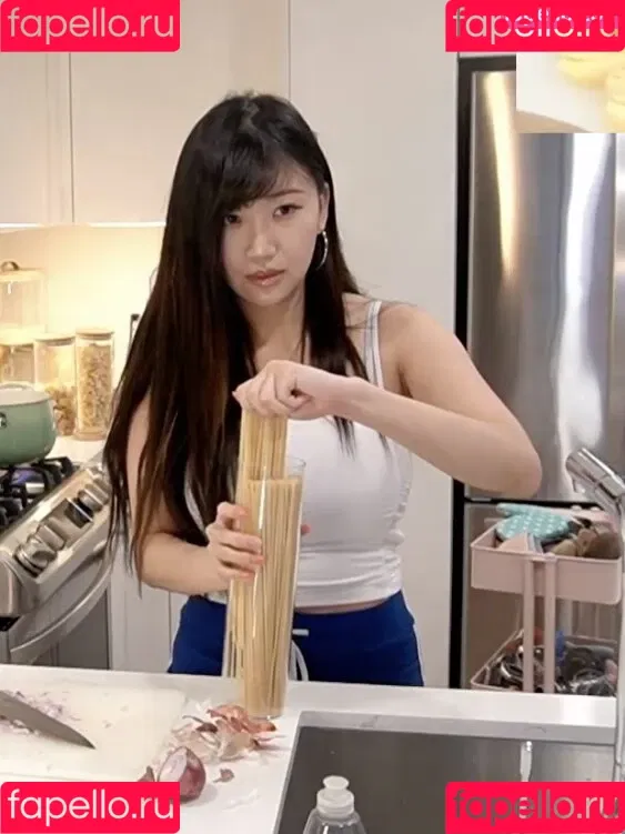 AriaSaki / annoyingaria Onlyfans Photo Gallery 