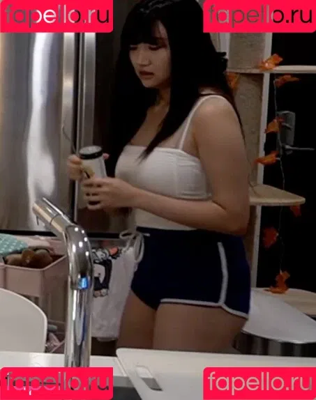 AriaSaki / annoyingaria Onlyfans Photo Gallery 