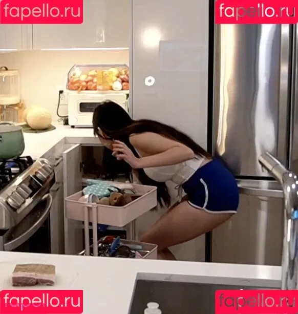 AriaSaki / annoyingaria Onlyfans Photo Gallery 