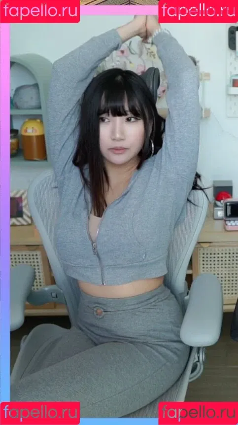 AriaSaki / annoyingaria Onlyfans Photo Gallery 