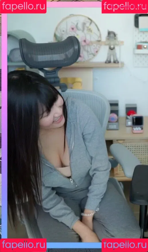 AriaSaki / annoyingaria Onlyfans Photo Gallery 
