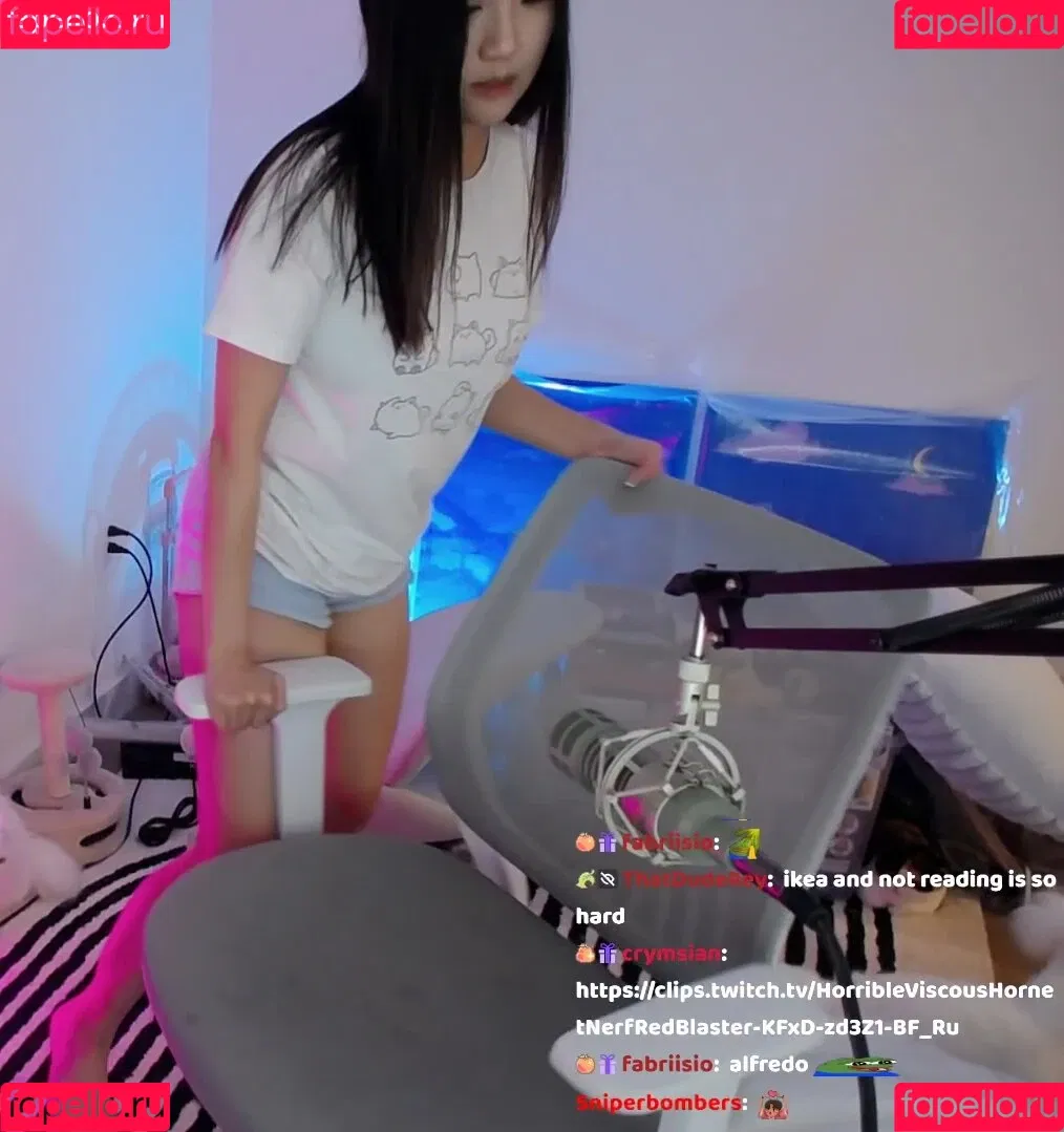AriaSaki / annoyingaria Onlyfans Photo Gallery 
