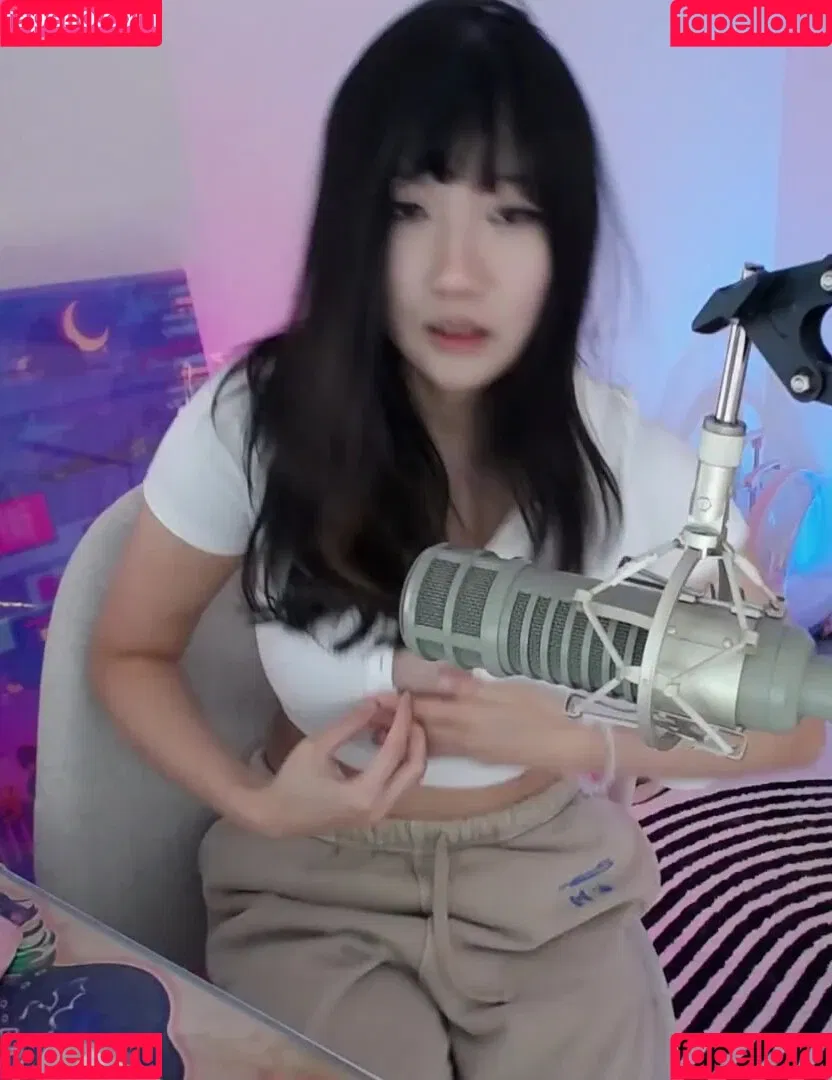 AriaSaki / annoyingaria Onlyfans Photo Gallery 
