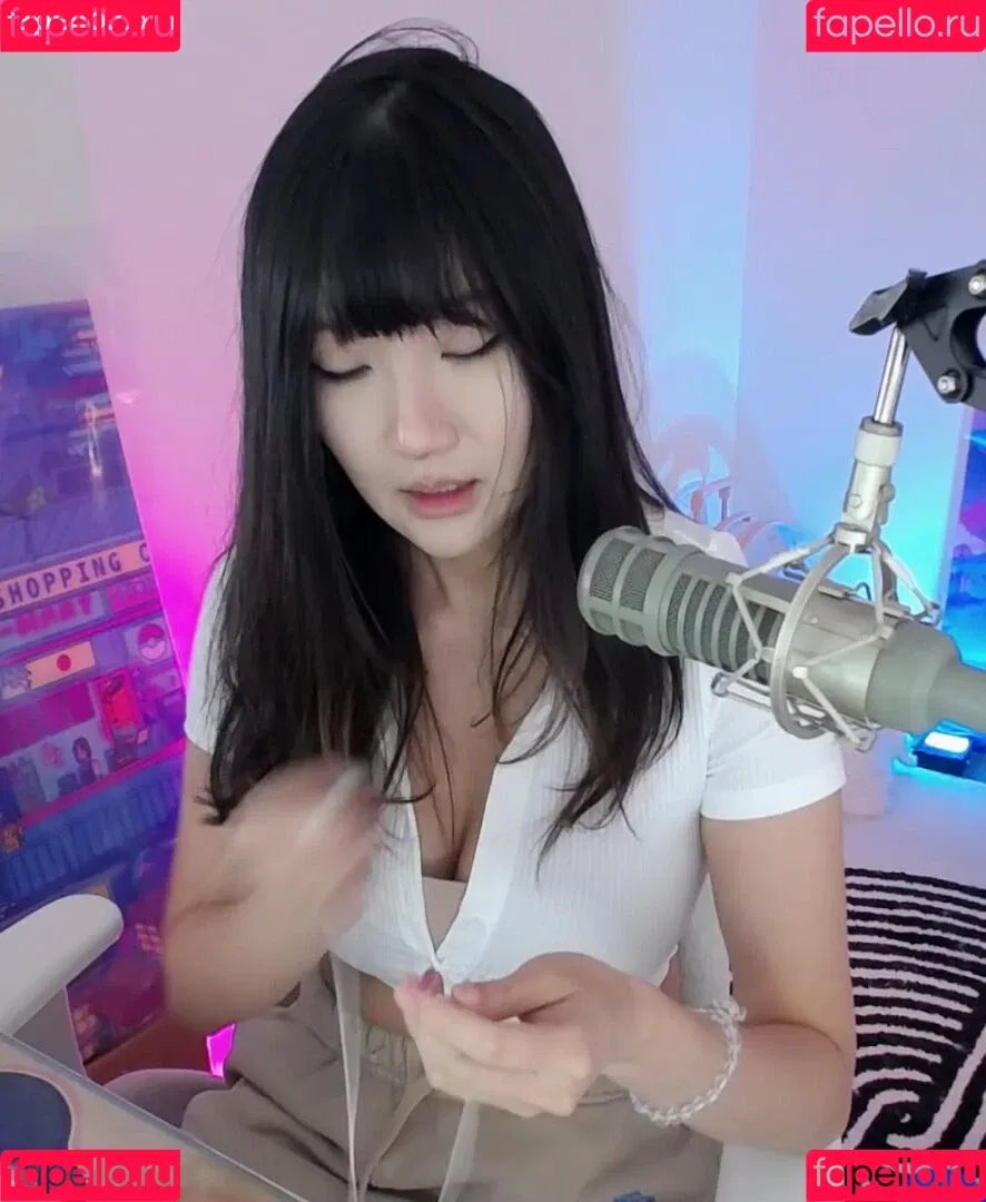 AriaSaki / annoyingaria Onlyfans Photo Gallery 