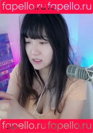 AriaSaki / annoyingaria Onlyfans Photo Gallery 