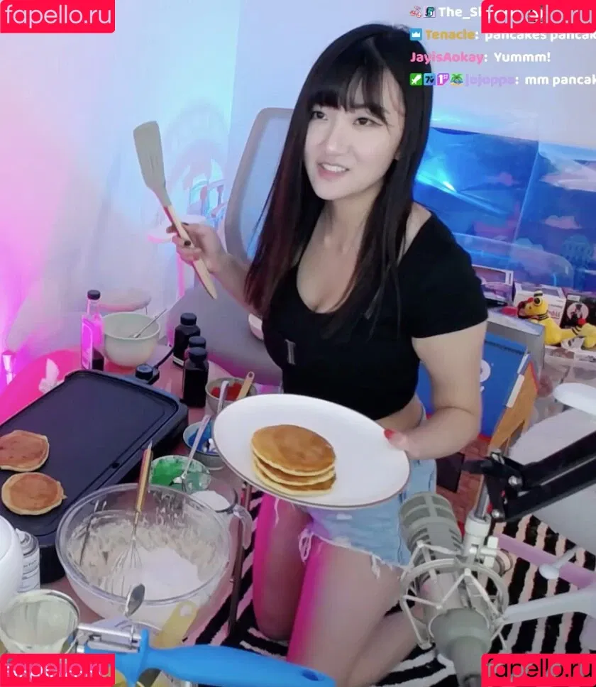 AriaSaki / annoyingaria Onlyfans Photo Gallery 