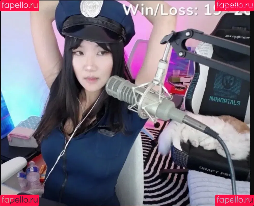 AriaSaki / annoyingaria Onlyfans Photo Gallery 