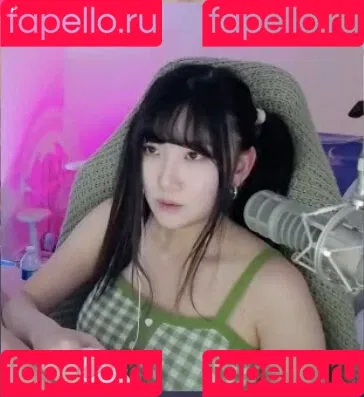 AriaSaki / annoyingaria Onlyfans Photo Gallery 